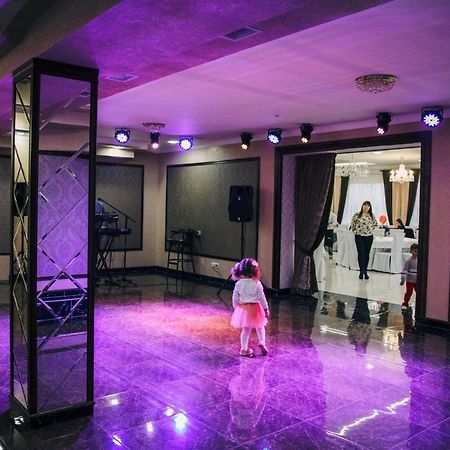 Роляда Hotell Tysmenytsia Eksteriør bilde