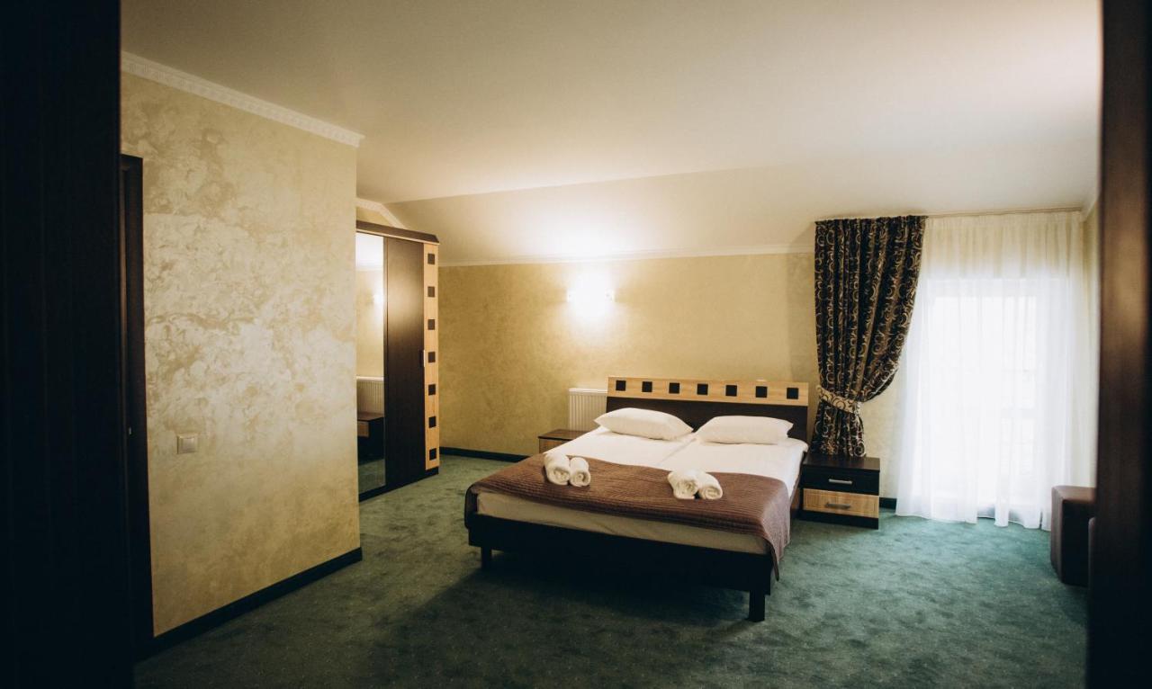 Роляда Hotell Tysmenytsia Eksteriør bilde