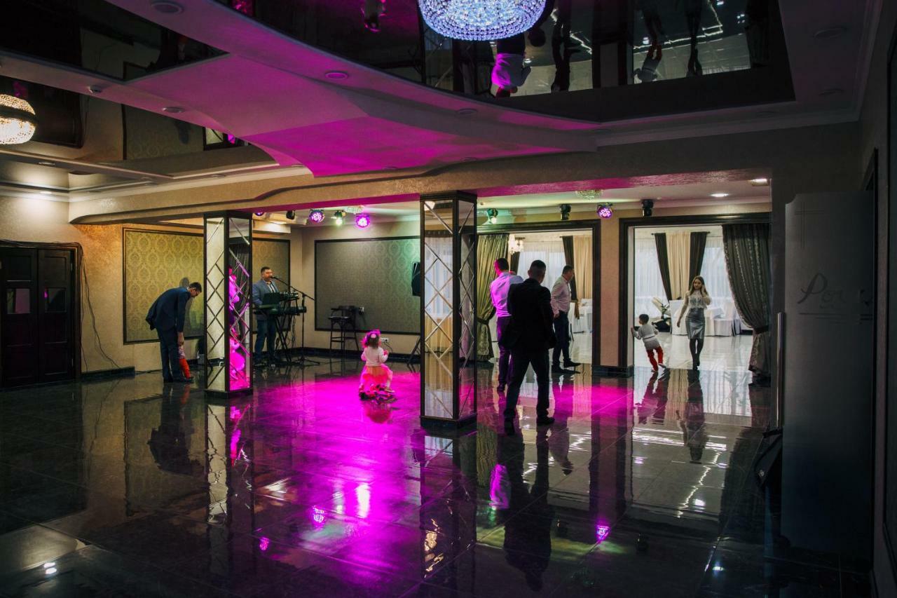 Роляда Hotell Tysmenytsia Eksteriør bilde