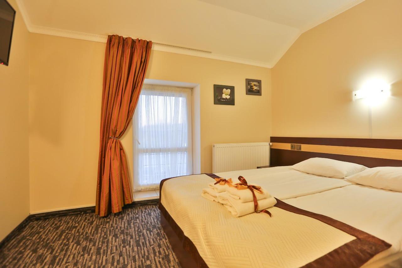 Роляда Hotell Tysmenytsia Eksteriør bilde