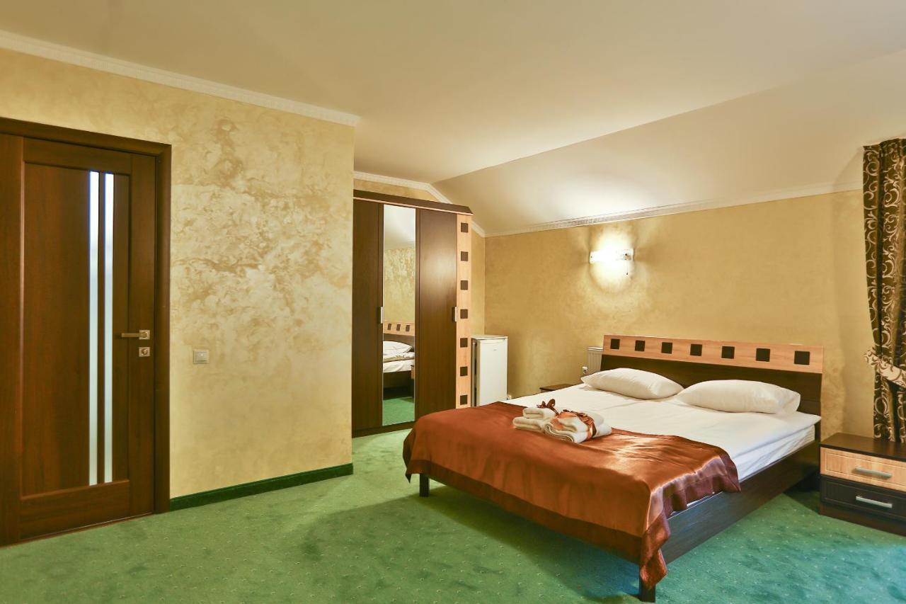 Роляда Hotell Tysmenytsia Eksteriør bilde