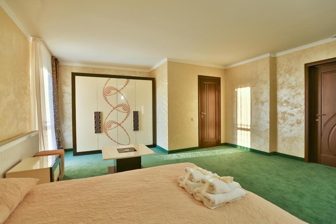 Роляда Hotell Tysmenytsia Eksteriør bilde
