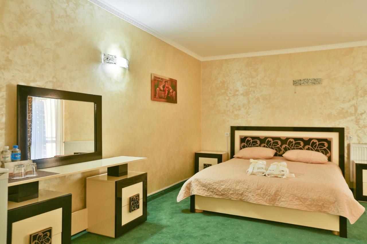 Роляда Hotell Tysmenytsia Eksteriør bilde
